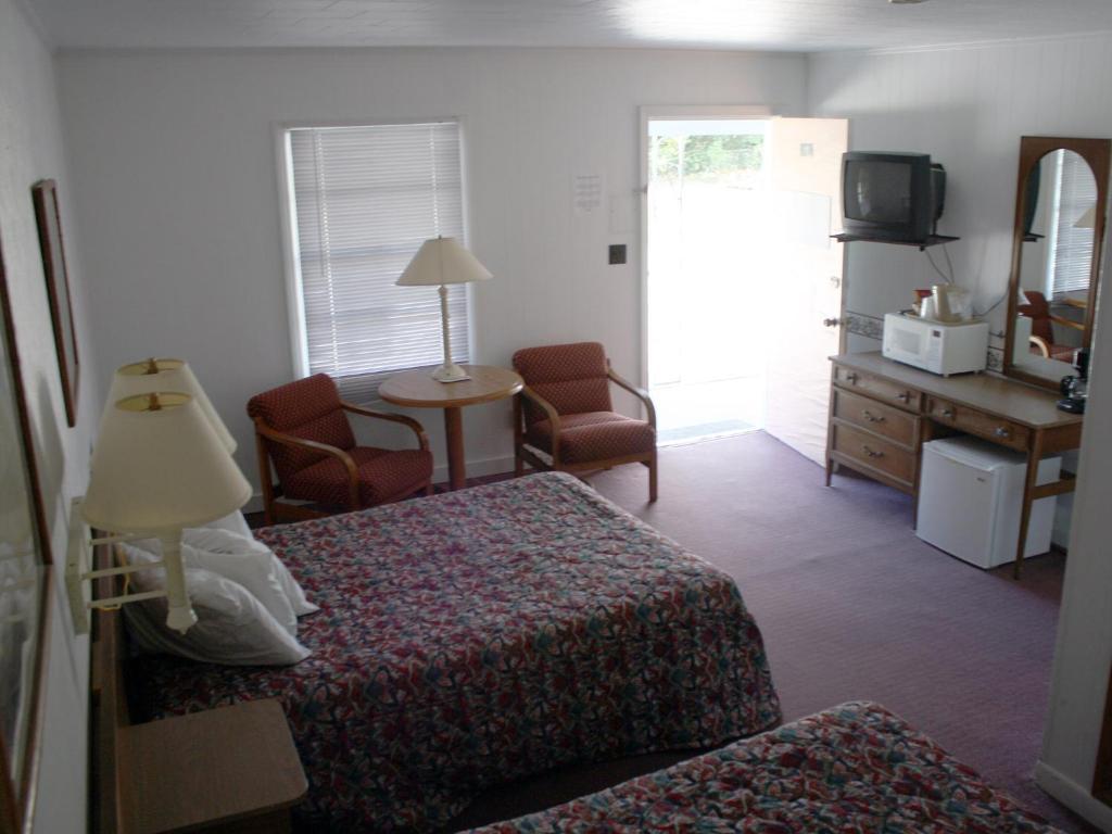 Falcon Motel Μπάξτον Εξωτερικό φωτογραφία